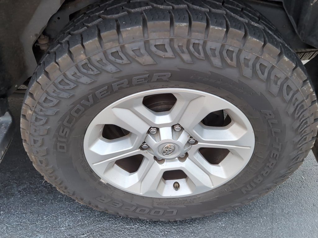 Used 2016 Toyota 4Runner SR5 Premium AWD/4WD image 3