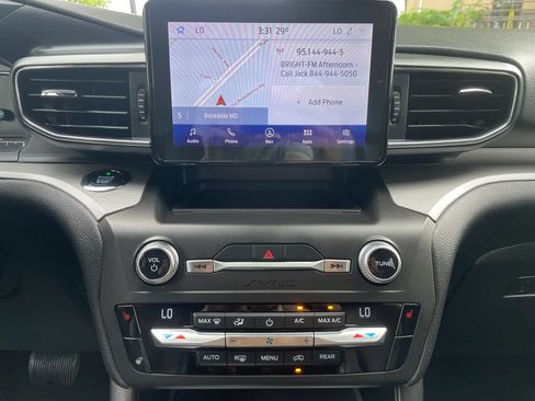 Used 2020 Ford Explorer XLT w/ Equipment Group 202A AWD/4WD image 13