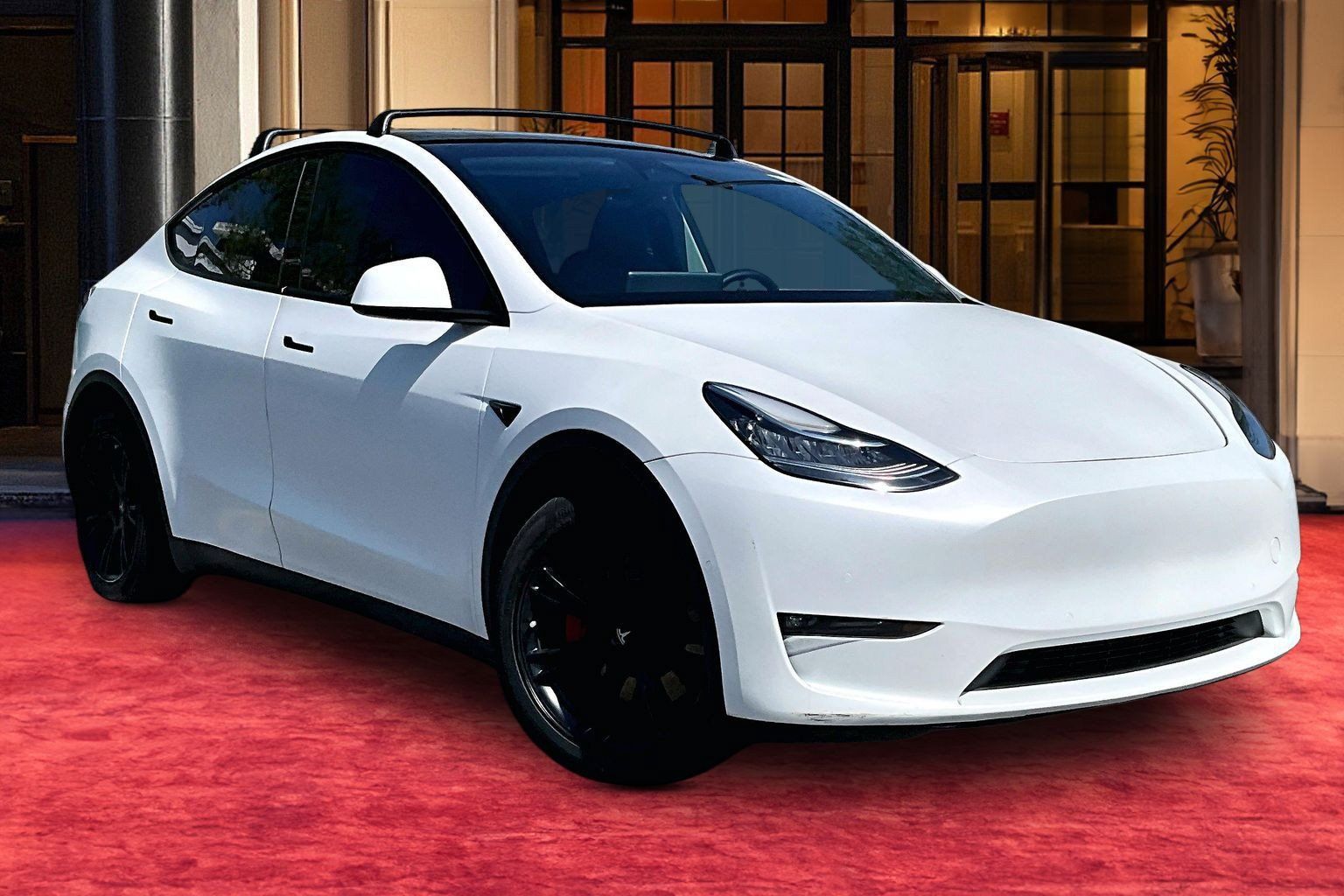 Used 2022 Tesla Model Y Long Range AWD/4WD image 2