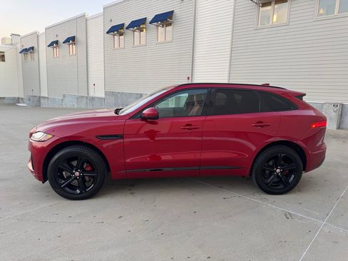 Used 2017 Jaguar F-PACE S image 6