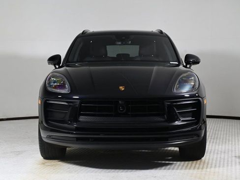 Certified 2025 Porsche Macan image 10