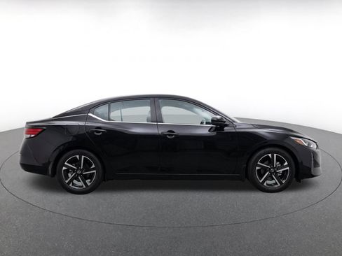 Used 2025 Nissan Sentra SV FWD image 8