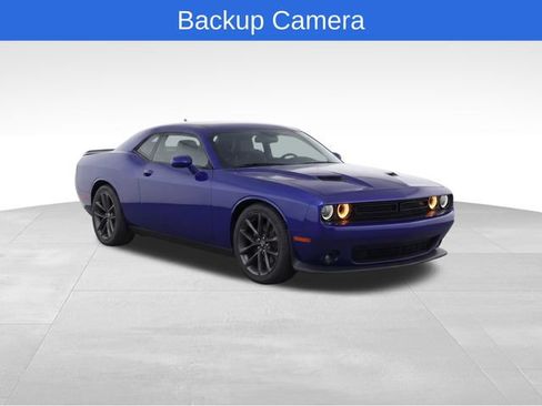 Used 2019 Dodge Challenger SXT w/ Plus Package RWD image 8