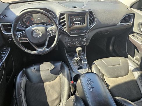 Used 2019 Jeep Cherokee Latitude Plus image 8