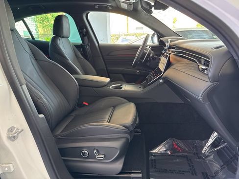 Used 2025 Maserati Grecale Modena AWD/4WD image 21