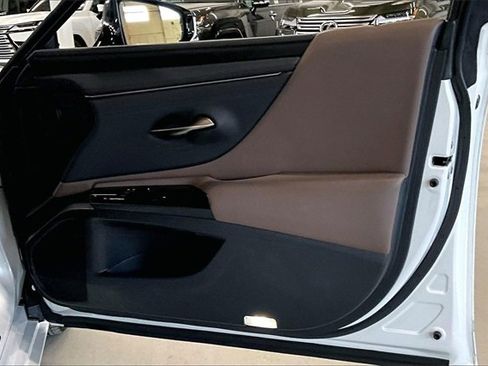 Certified 2023 Lexus ES 250 w/ Premium Package image 28