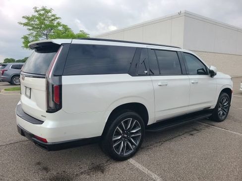 Used 2022 Cadillac Escalade ESV Sport w/ Touring Package AWD/4WD image 7
