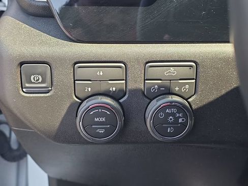Used 2025 Chevrolet Silverado 2500 LT w/ Convenience Package AWD/4WD image 27