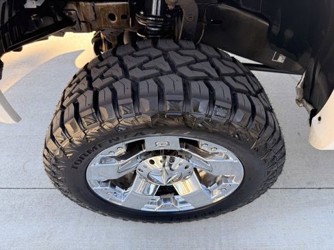 Used 2011 Nissan Titan SV w/ SV Value Truck Pkg image 15