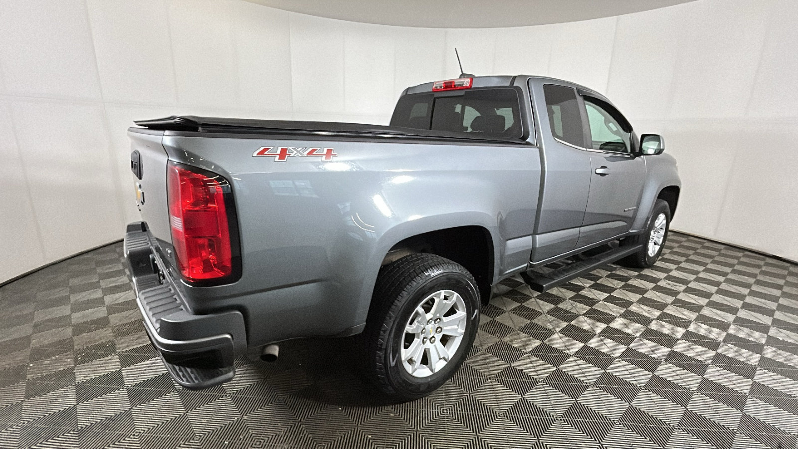 Used 2019 Chevrolet Colorado LT w/ LT Convenience Package AWD/4WD image 3
