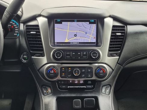 Used 2017 Chevrolet Suburban LT image 27