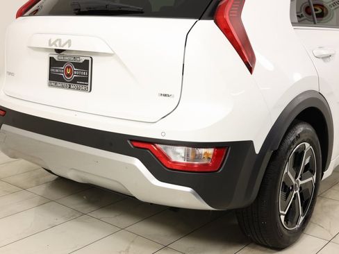 Used 2024 Kia Niro EX image 40