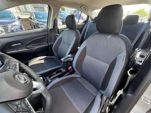 Used 2025 Nissan Versa SV FWD image 34