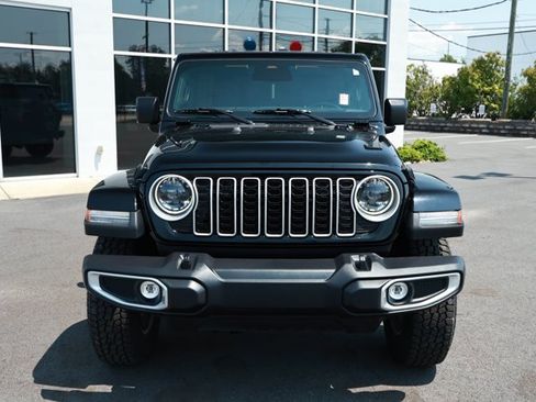 Certified 2025 Jeep Wrangler Unlimited Sahara AWD/4WD image 2