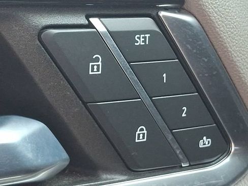 Used 2022 Chevrolet Silverado 1500 LTZ AWD/4WD image 28