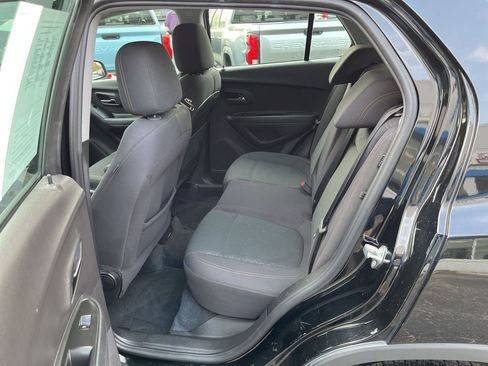 Used 2017 Chevrolet Trax LS image 25