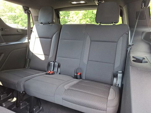Used 2023 GMC Yukon SLE w/ Gmc Pro Safety Plus Package AWD/4WD image 13