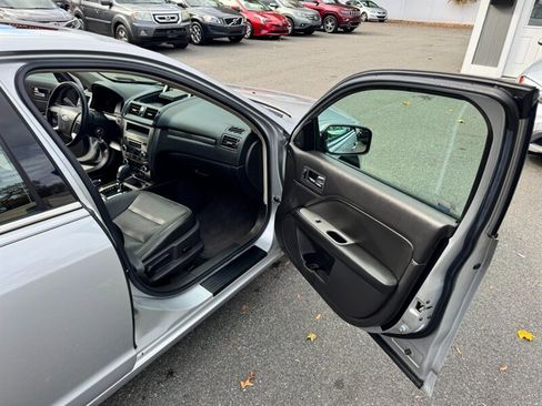 Used 2010 Ford Fusion SEL image 41