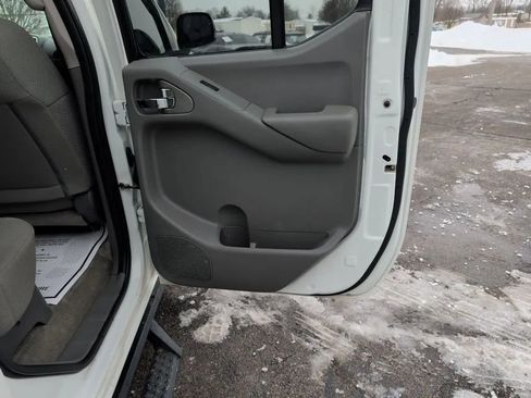 Used 2018 Nissan Frontier SV image 20