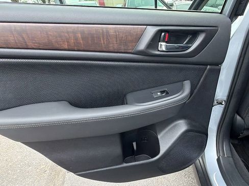Used 2016 Subaru Outback 3.6R Limited image 14