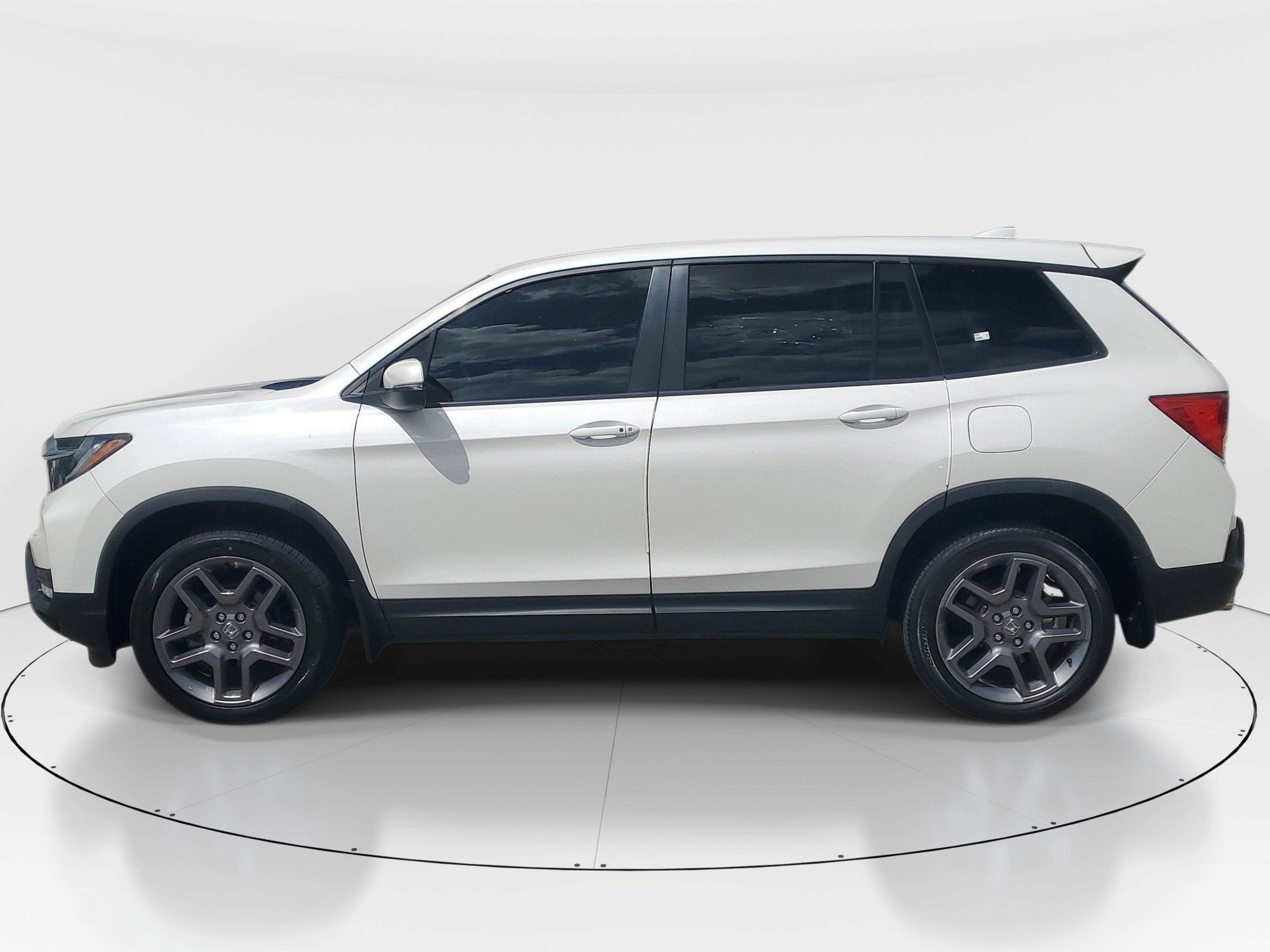 Used 2023 Honda Passport EX-L image 6