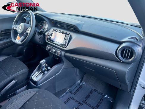 Used 2020 Nissan Kicks S image 36