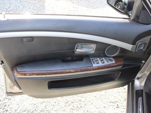 Used 2008 BMW 750i w/ Sport Pkg image 20