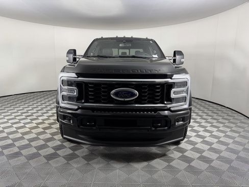 Used 2025 Ford F450 Platinum w/ FX4 Off-Road Package image 6