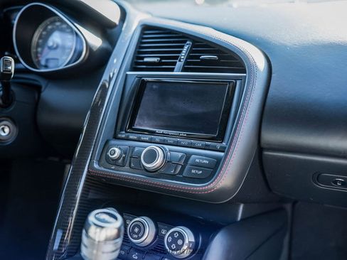 Used 2015 Audi R8 V8 w/ Full Leather Package image 46