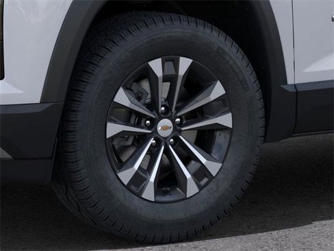 Used 2025 Chevrolet Equinox LT w/ Safety and Technology Package image 9