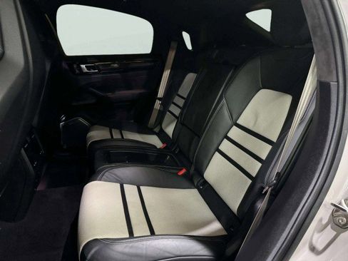 Used 2022 Porsche Cayenne Turbo GT image 37