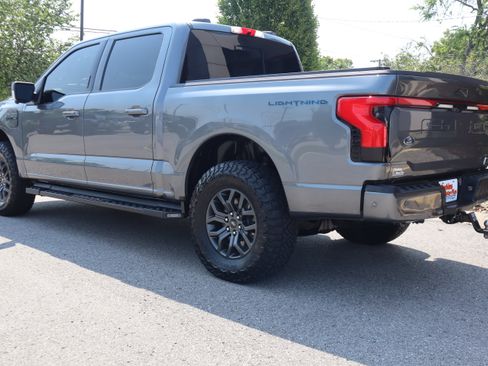 Used 2023 Ford F150 Lightning Platinum AWD/4WD image 9