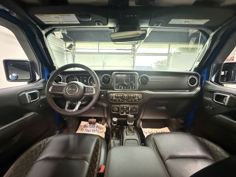 Used 2023 Jeep Gladiator High Altitude AWD/4WD image 10