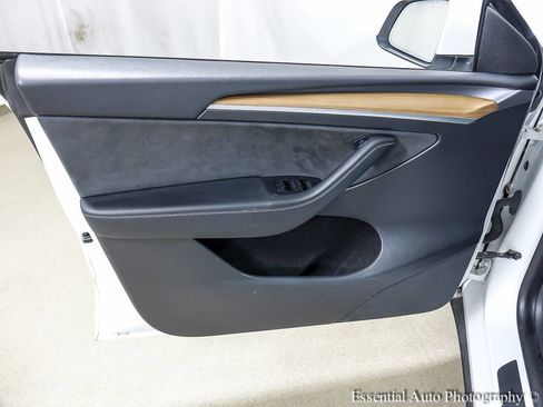 Used 2022 Tesla Model Y Performance image 22