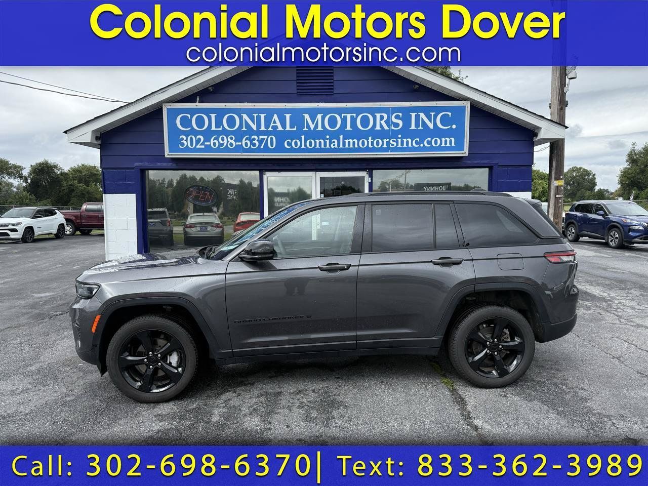 Used 2023 Jeep Grand Cherokee Limited w/ Black Appearance Package AWD/4WD image 1