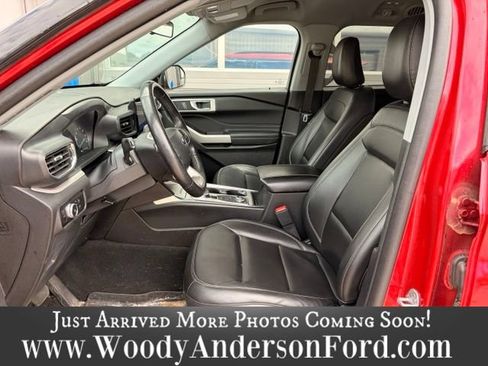 Used 2023 Ford Explorer XLT w/ Equipment Group 202A AWD/4WD image 11