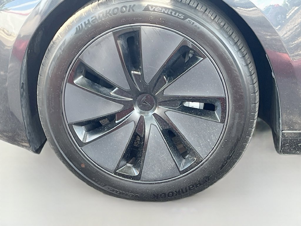 Used 2025 Tesla Model 3 Long Range AWD/4WD image 31