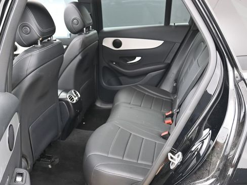 Used 2022 Mercedes-Benz GLC 300 image 25