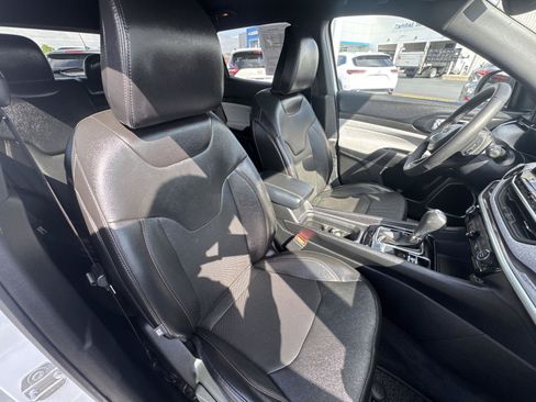 Used 2023 Jeep Compass Latitude AWD/4WD image 19