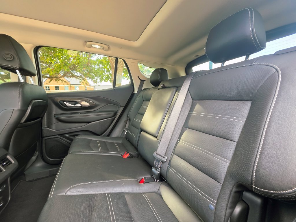Used 2024 GMC Terrain Denali w/ Denali Premium Package AWD/4WD image 32