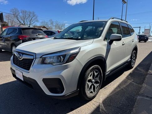 Used 2019 Subaru Forester Premium w/ All-Weather Package image 3