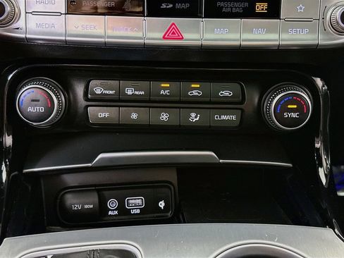 Used 2020 Kia Stinger GT1 RWD image 19