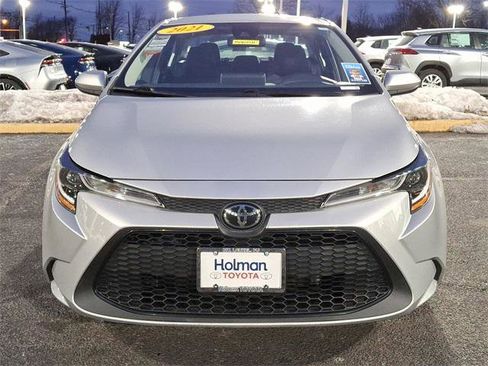 Certified 2021 Toyota Corolla LE image 3