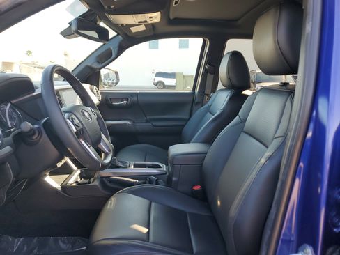 Used 2022 Toyota Tacoma Limited image 13