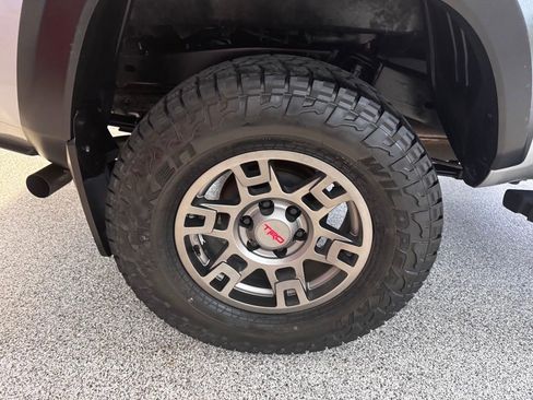 Used 2021 Toyota Tacoma SR w/ SX Package AWD/4WD image 14