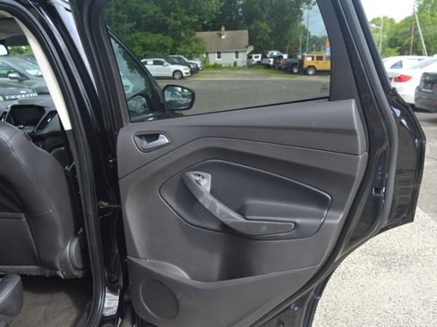 Used 2019 Ford Escape SE FWD image 25