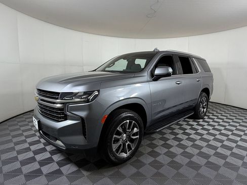 Used 2021 Chevrolet Tahoe LT w/ LT Signature Package RWD image 2