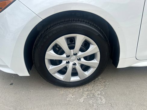 Certified 2025 Toyota Corolla LE FWD image 15