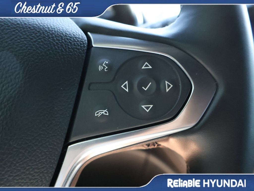 Used 2023 Chevrolet Traverse LT FWD image 30
