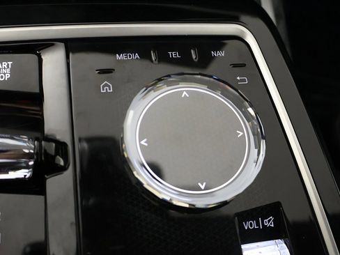 Used 2025 BMW 740i xDrive image 56